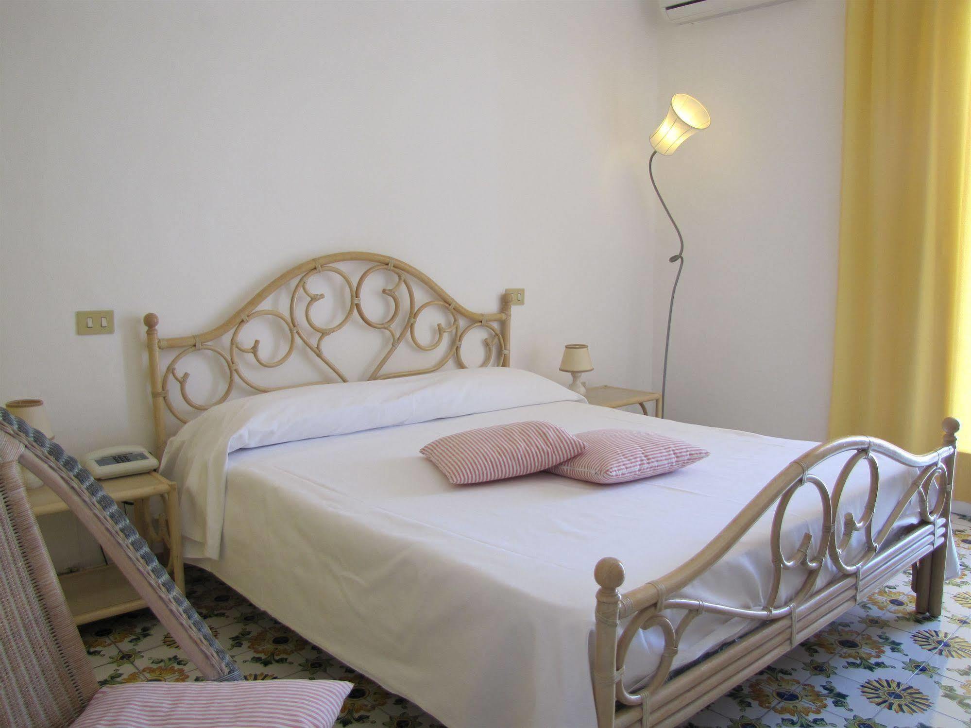 Appartamenti Casa Del Sole Sant'Angelo  外观 照片